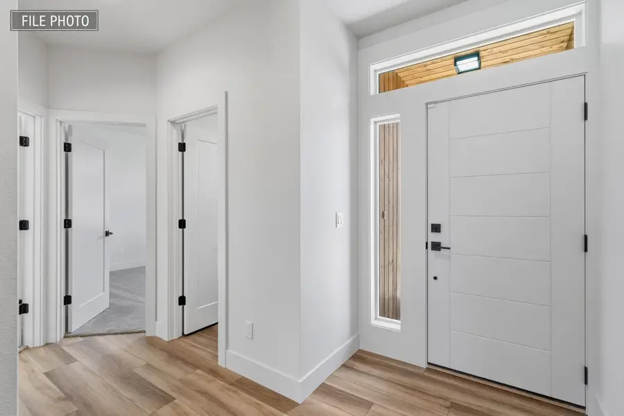 416 N Moen Ln, Greenacres, WA 99016 - #2