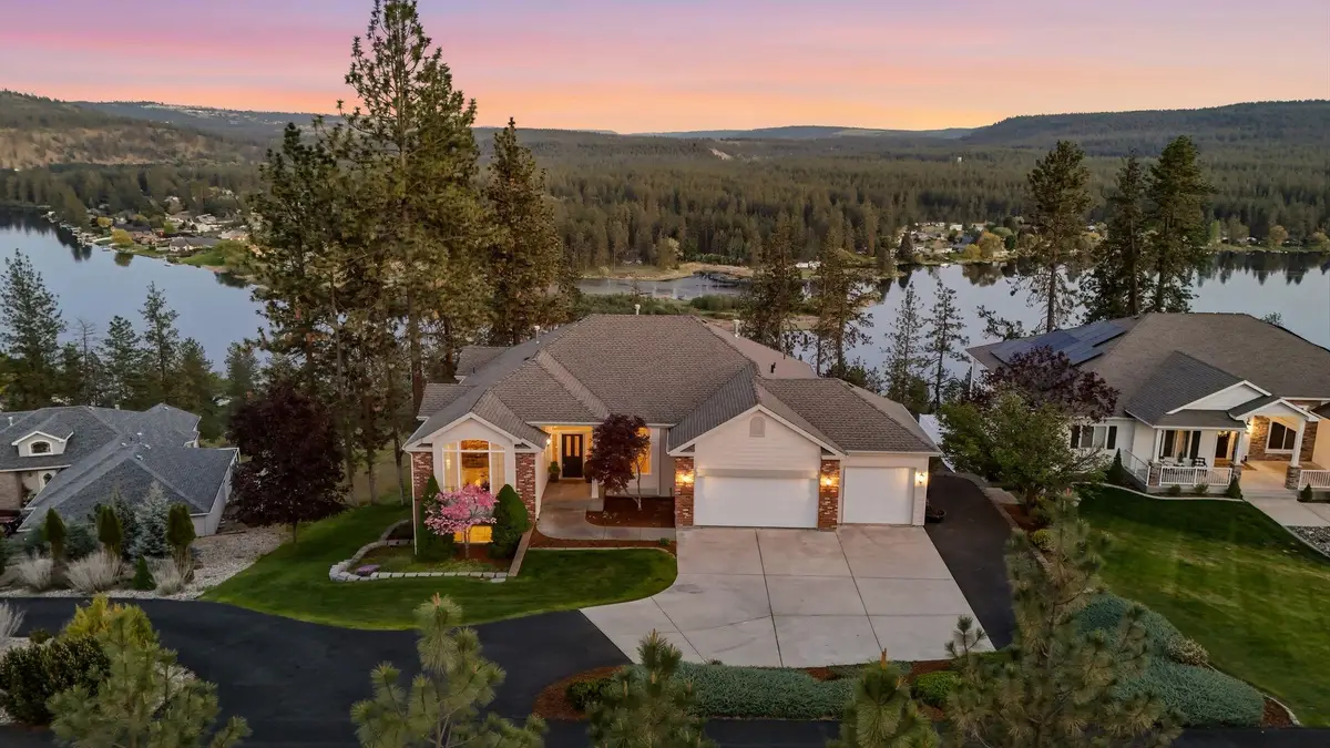 10599 W Lakeside Ln, Nine Mile Falls, WA 99026 - #1