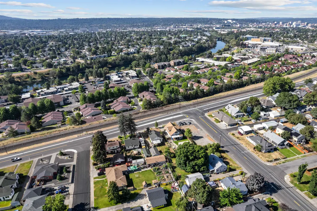 2101 E Illinois Ave, Spokane, WA 99207 - #1