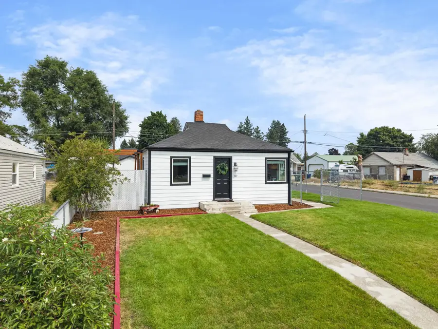 727 E Crown Ave, Spokane, WA 99207 - #3