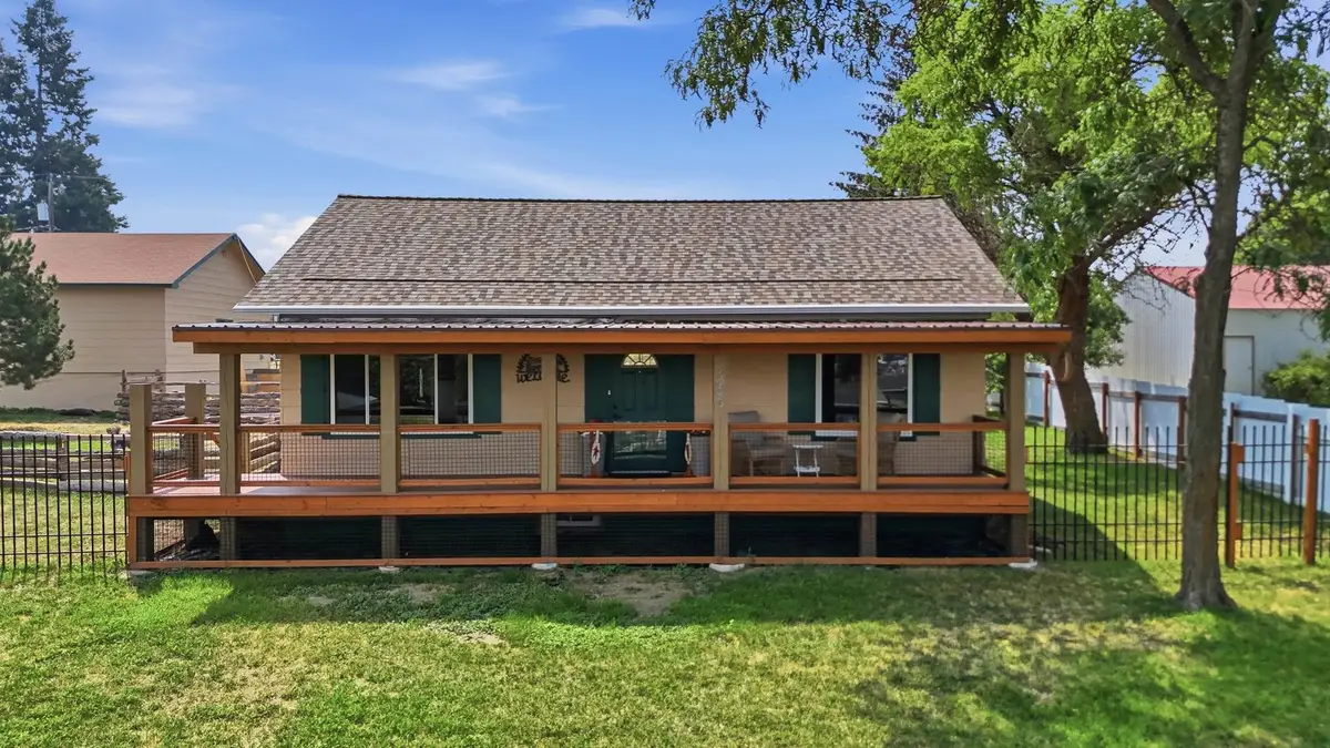 265 SW S 1st St, Creston, WA 99117 - #1