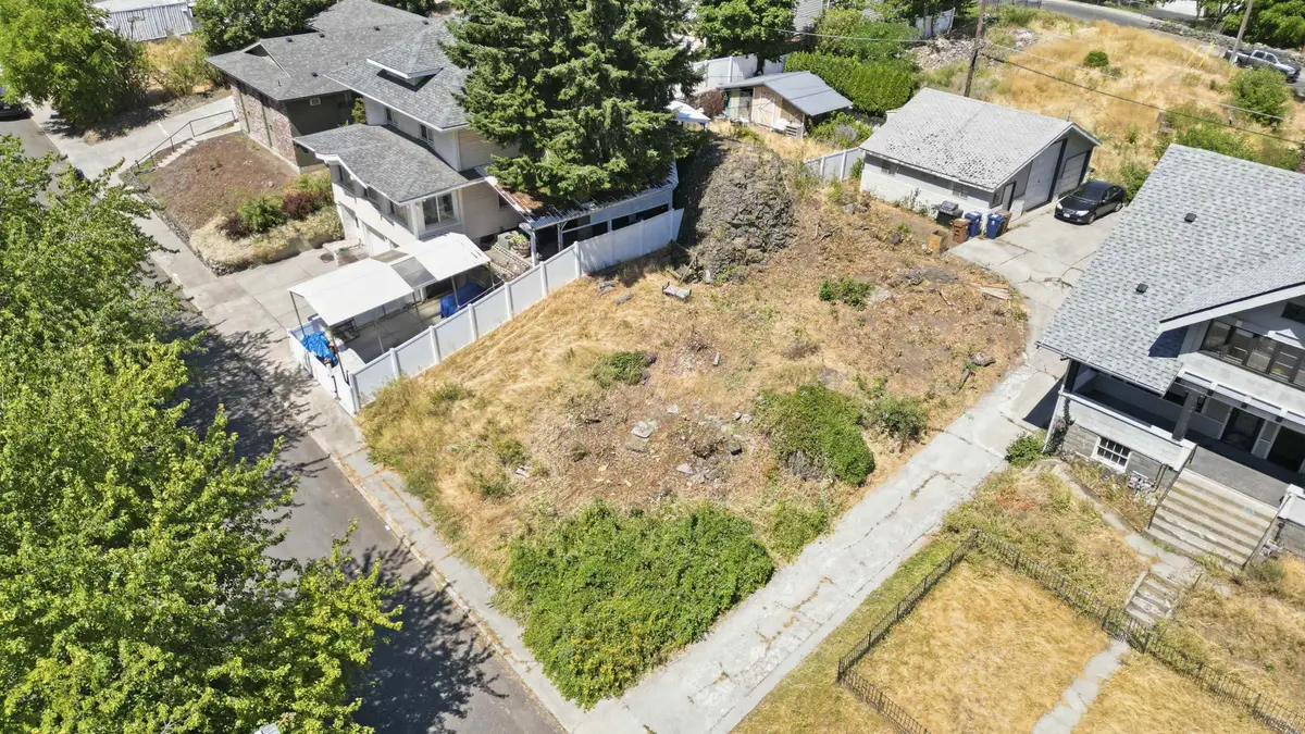 327 E 11 Ave, Spokane, WA 99203 - #1