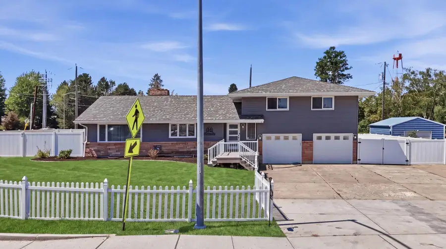 11 N Barker Rd, Greenacres, WA 99016 - #3