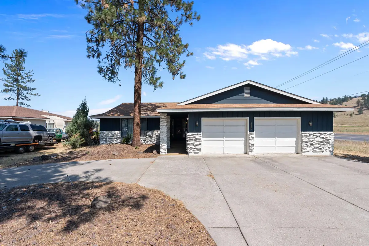 6806 W Johannsen Ave, Nine Mile Falls, WA 99026 - #1