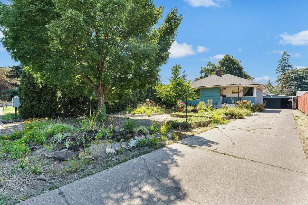 3923 N Whitehouse St, Spokane, WA 99205 - #1