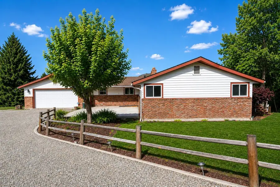 147 N Lindsey St, Tekoa, WA 99033 - #3
