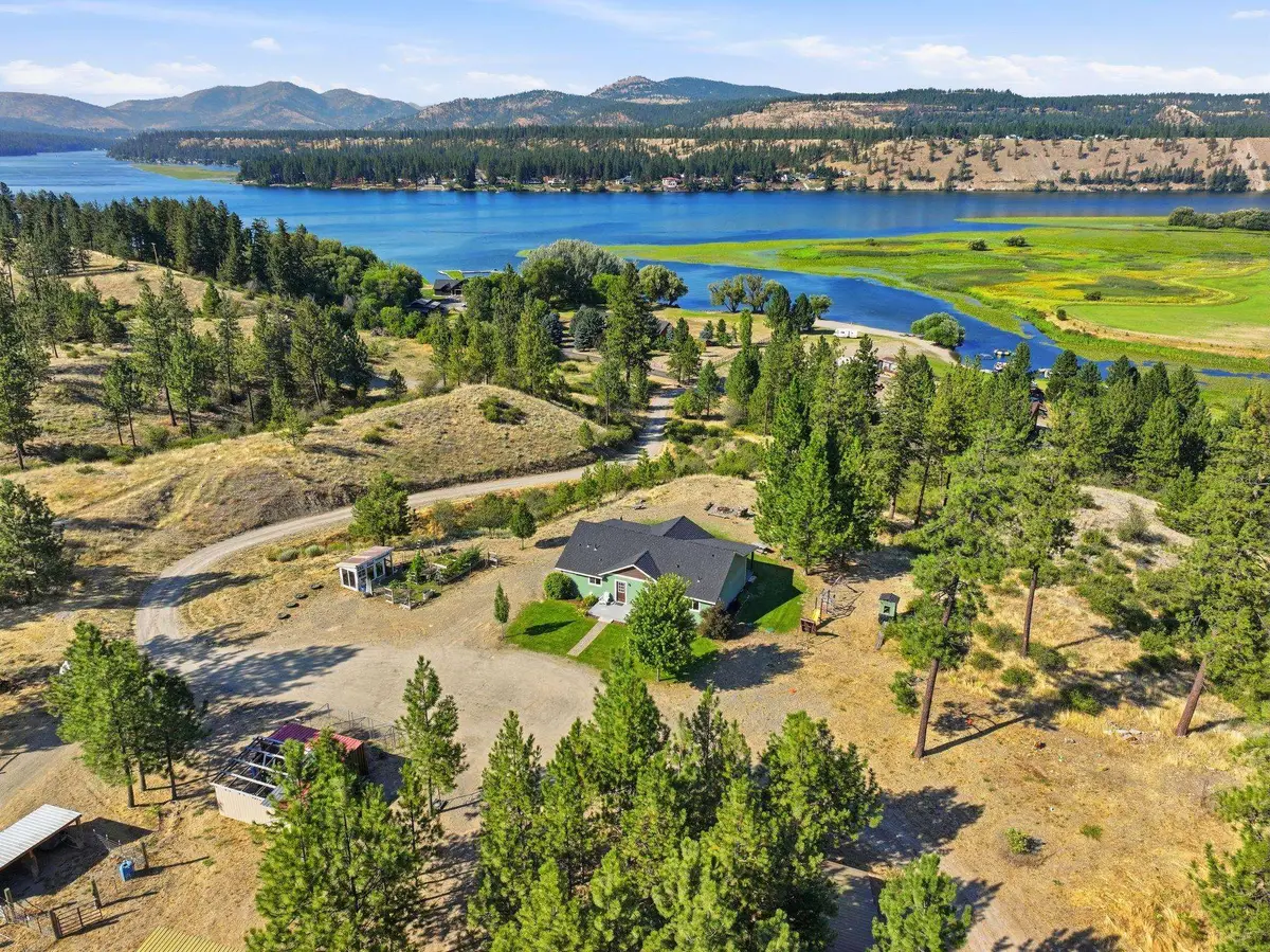 18511 N Sportsmans Paradise Ln, Nine Mile Falls, WA 99026 - #1