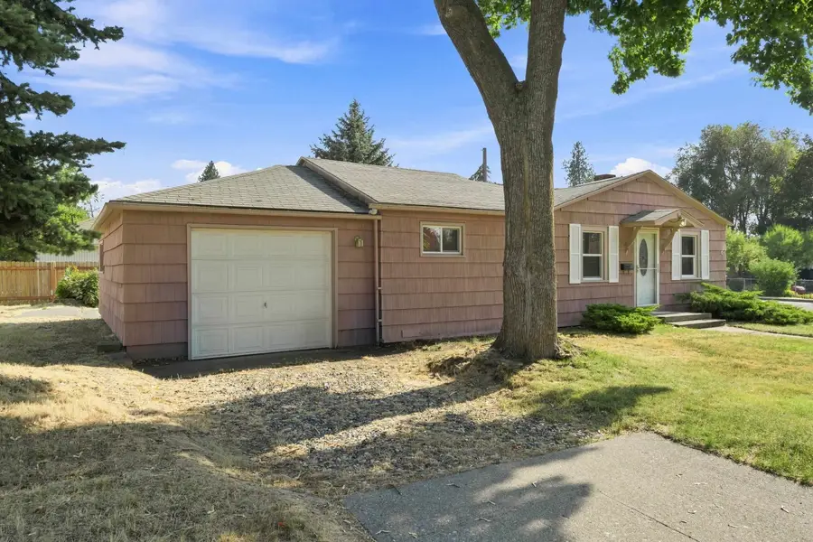 1129 W Bismark Ave, Spokane, WA 99205 - #2