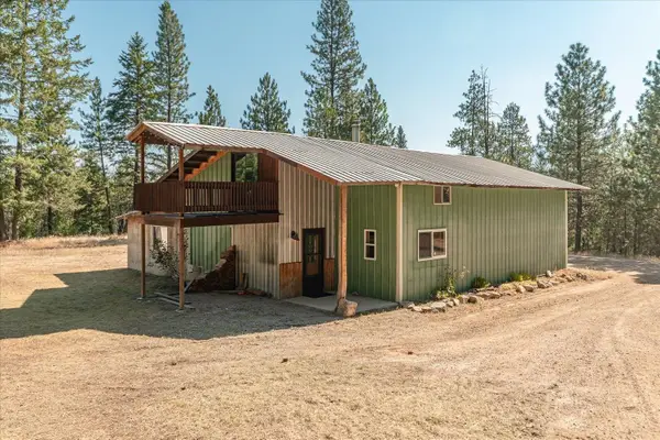 4227 Lyon And Moss Rd, Loon Lake, WA 99148