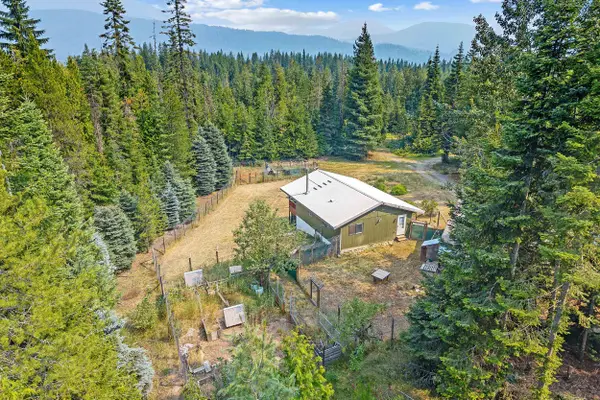 461 Beaver Creek Ln, Metaline, WA 99152
