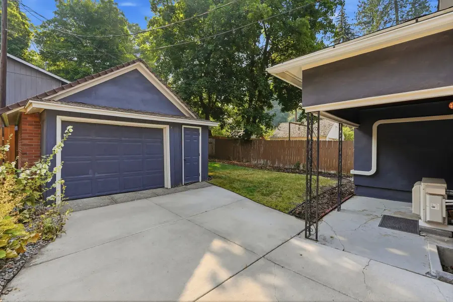 1607 S Cedar St, Spokane, WA 99203 - #3