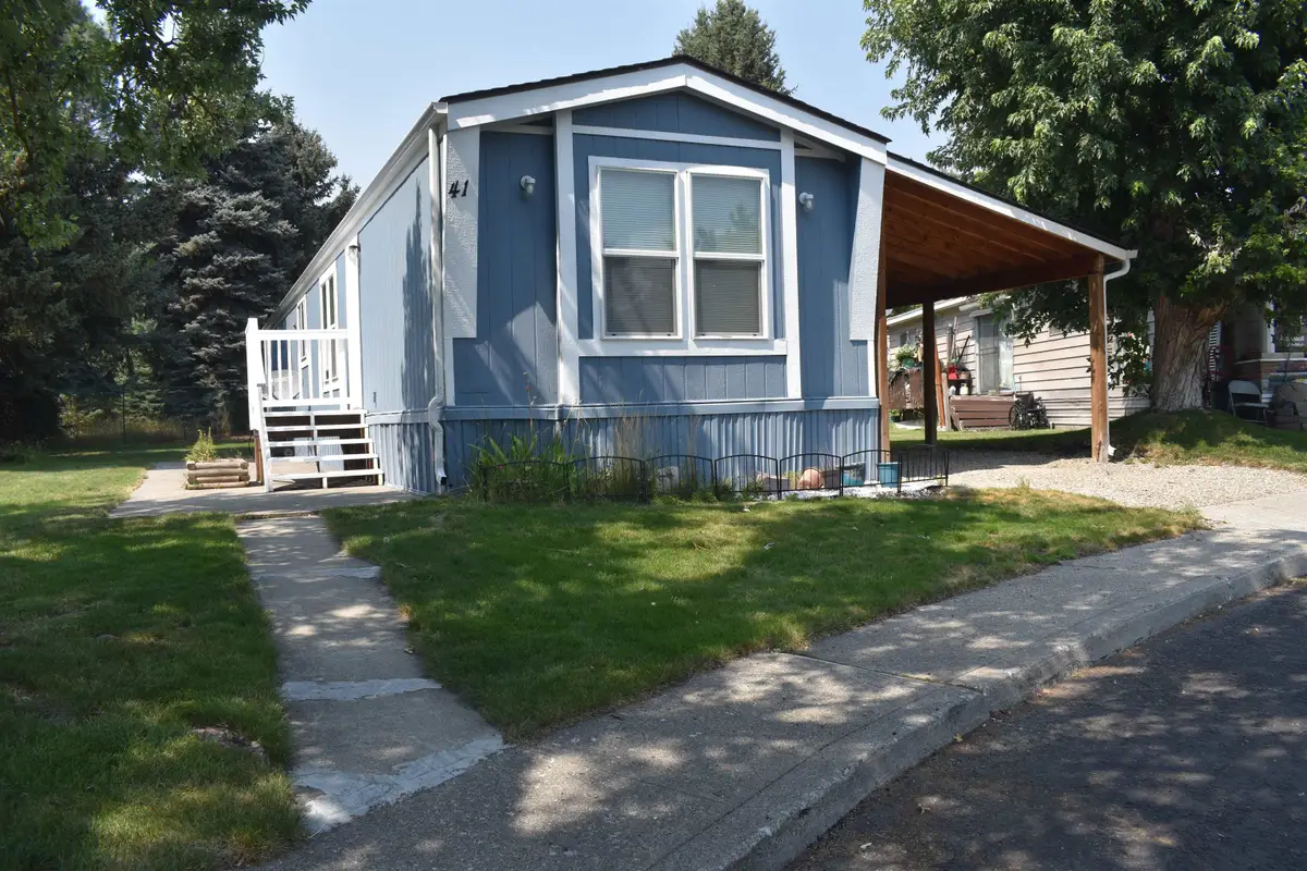 3110 E Chattaroy Rd, Chattaroy, WA 99003 - #1