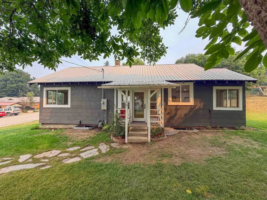670 N Washington St, Colville, WA 99114 - #3