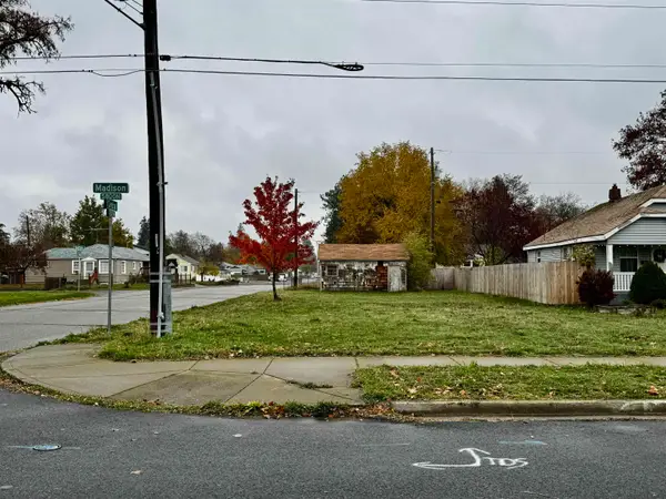 5826 N Madison St, Spokane, WA 99205