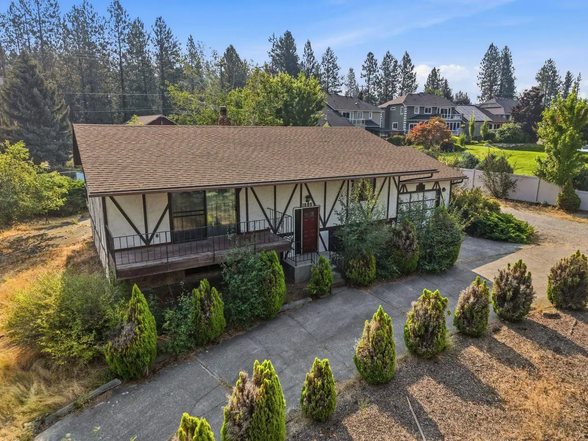 1809 S Carnahan Rd, Spokane, WA 99212 - #1