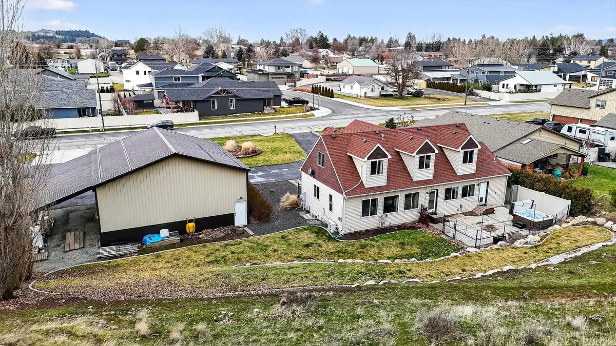 1003 S Henry Rd, Greenacres, WA 99016 - #1
