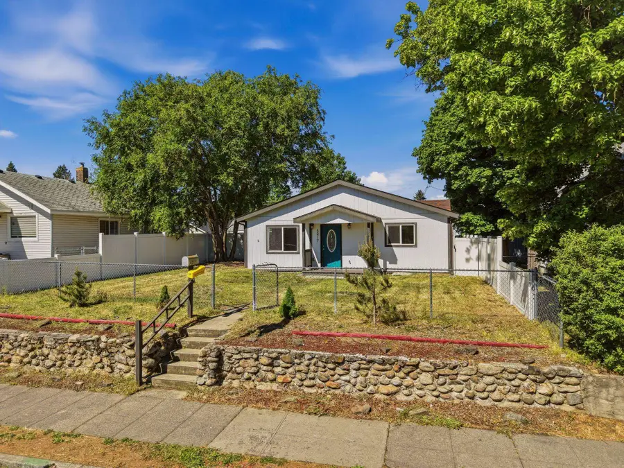 4217 N Madison St, Spokane, WA 99205 - #2