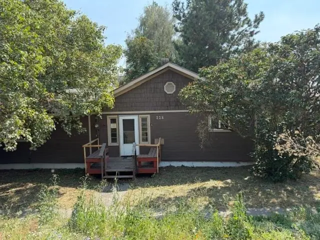 228 W Poplar St, Tekoa, WA 99033 - #1