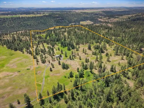 14933 W Burnett Rd, Nine Mile Falls, WA 99026