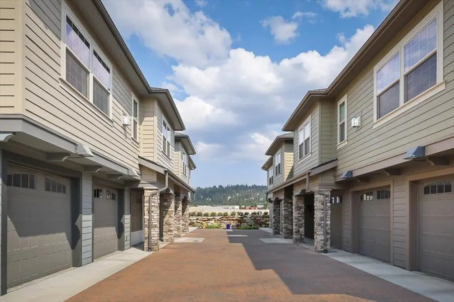 24481 E Pinnacle Ct #Unit D, Liberty Lake, WA 99019 - #2
