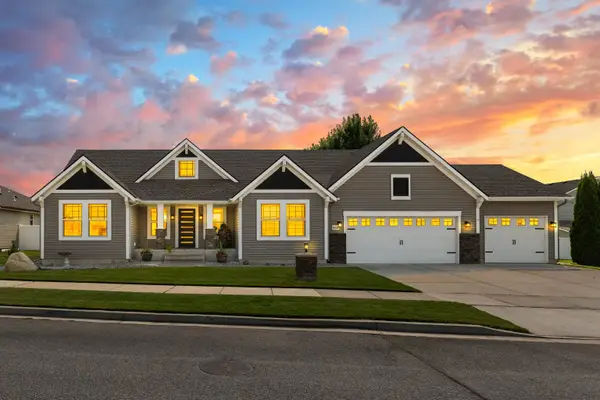 19202 E 11th Ave, Greenacres, WA 99016