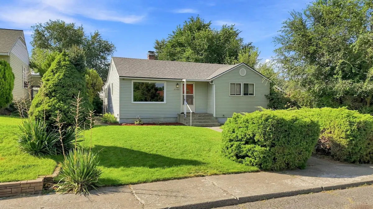 2307 W Broad Ave, Spokane, WA 99205 - #1