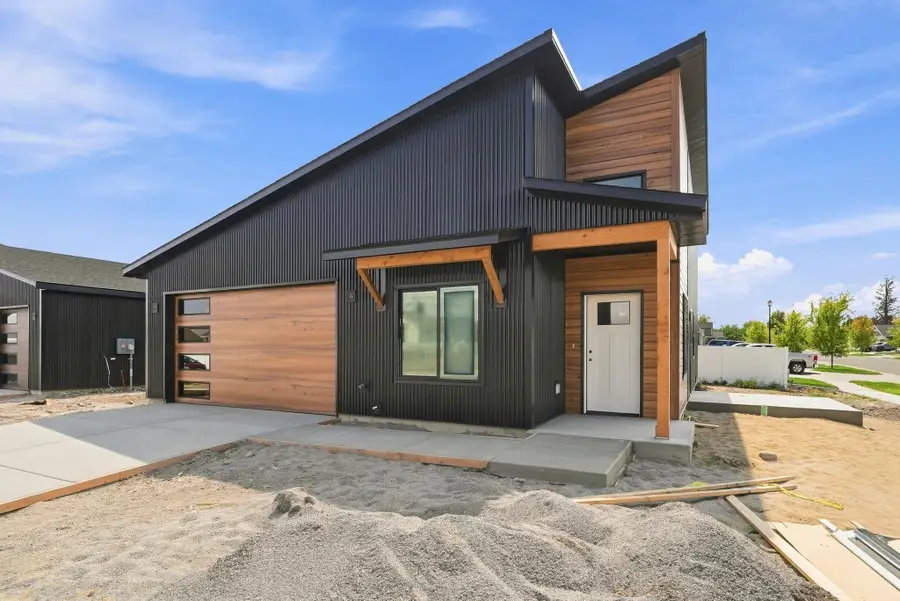17422 E Maxwell Ave, Greenacres, WA 99016 - #2