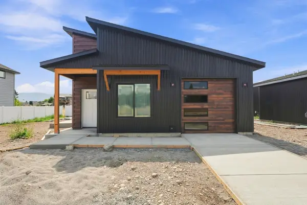 17428 E Maxwell Ave, Greenacres, WA 99016