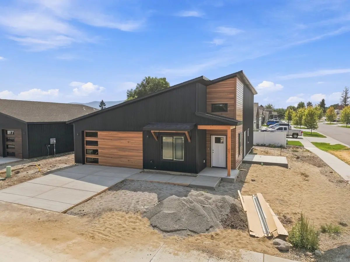 17410 E Mission Ave, Greenacres, WA 99016 - #1