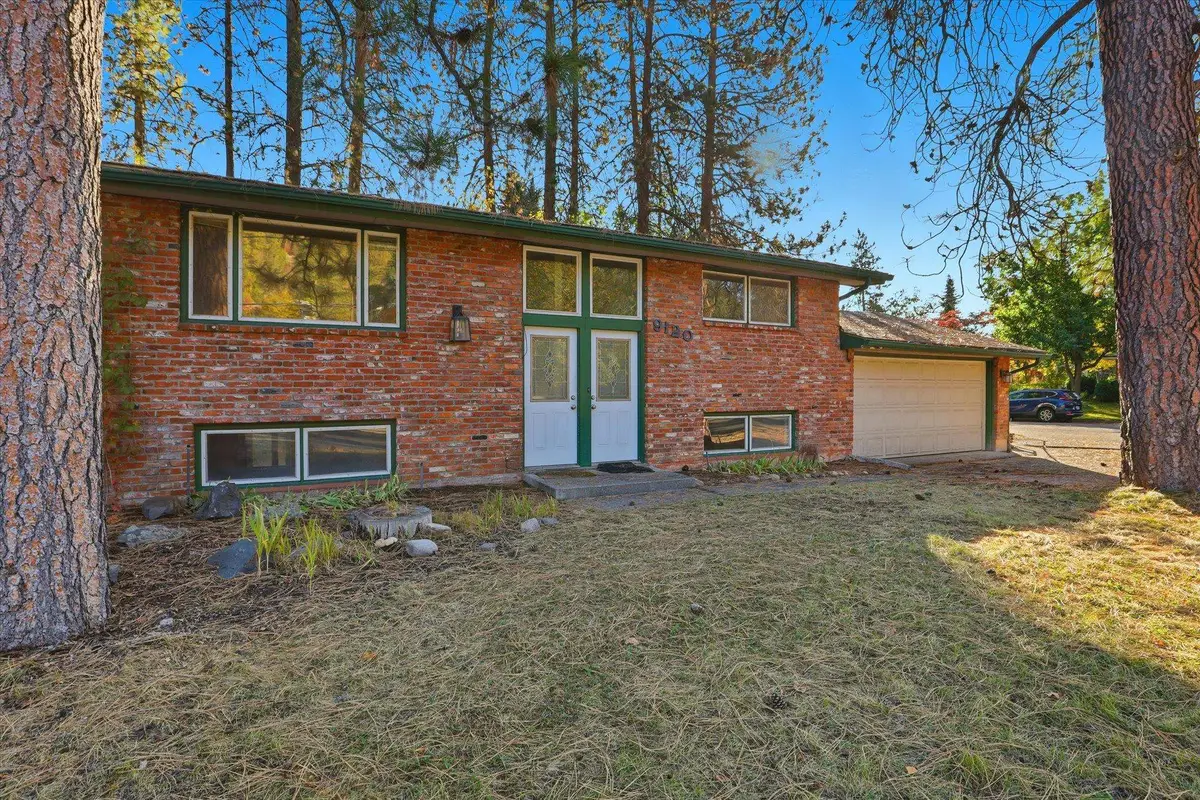 9120 N Wall St, Spokane, WA 99218 - #1