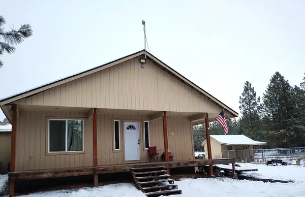 18427 W Burnett Rd, Nine Mile Falls, WA 99026