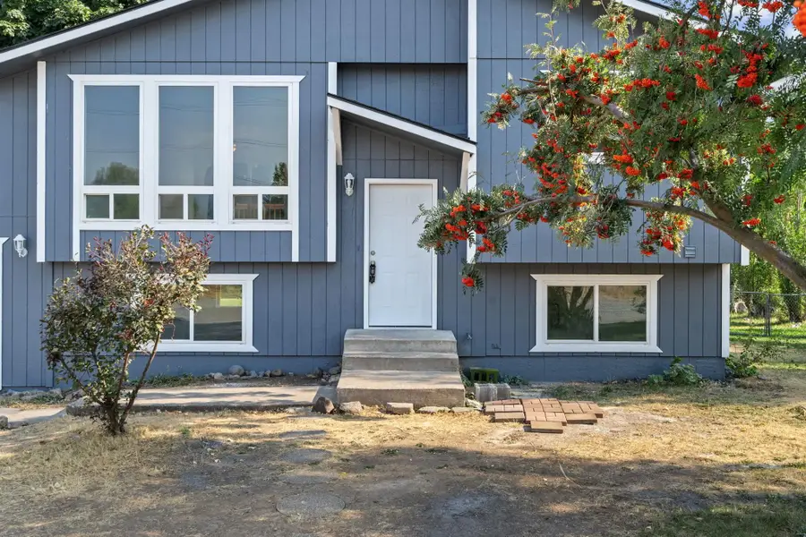 20710 E Gilbert Rd, Otis Orchards, WA 99027 - #2