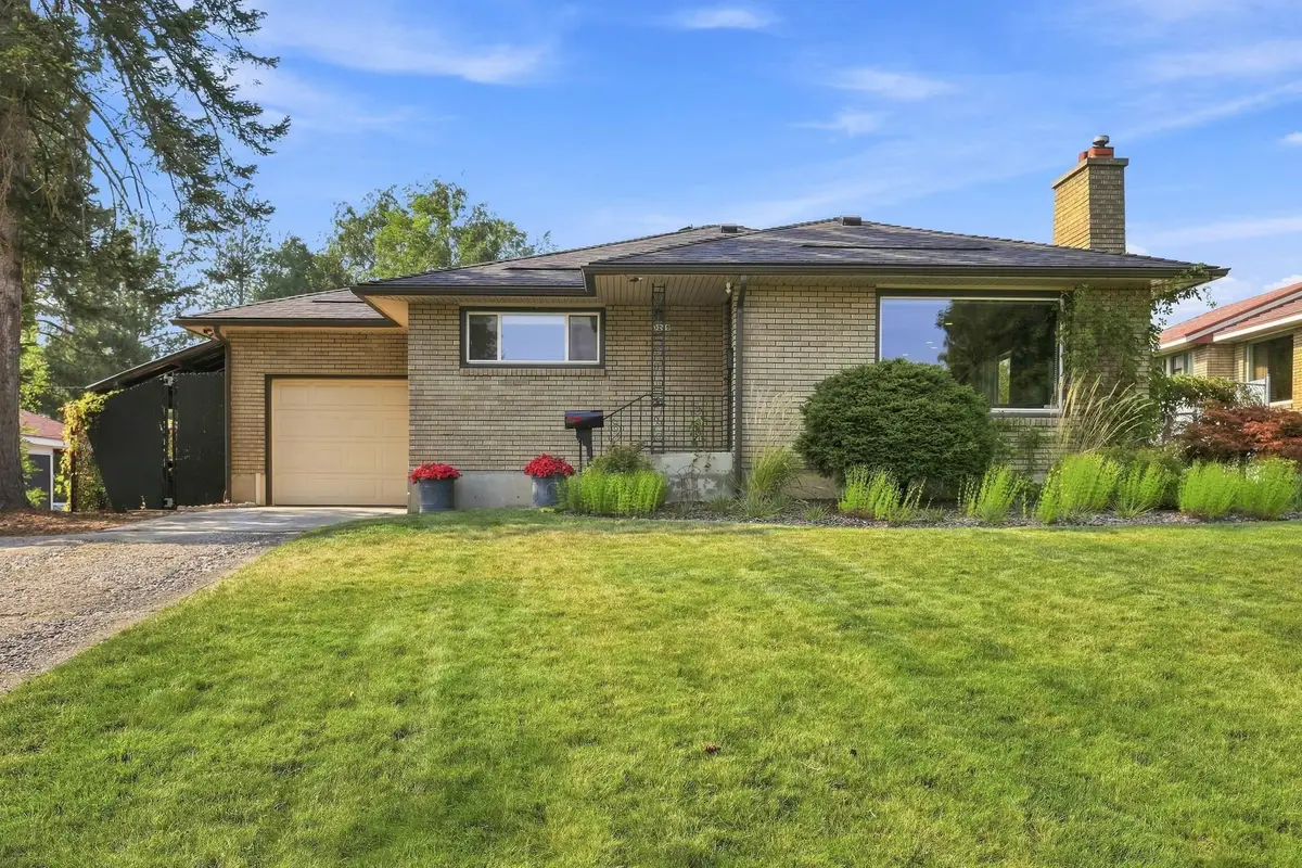 3228 W Queen Pl, Spokane, WA 99205 - #1