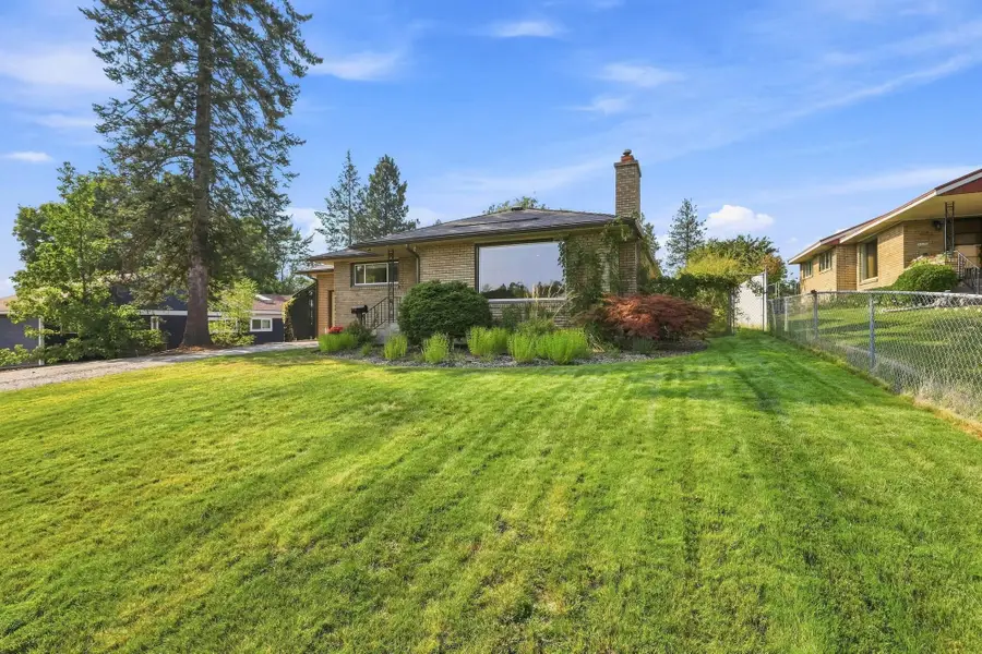 3228 W Queen Pl, Spokane, WA 99205 - #3