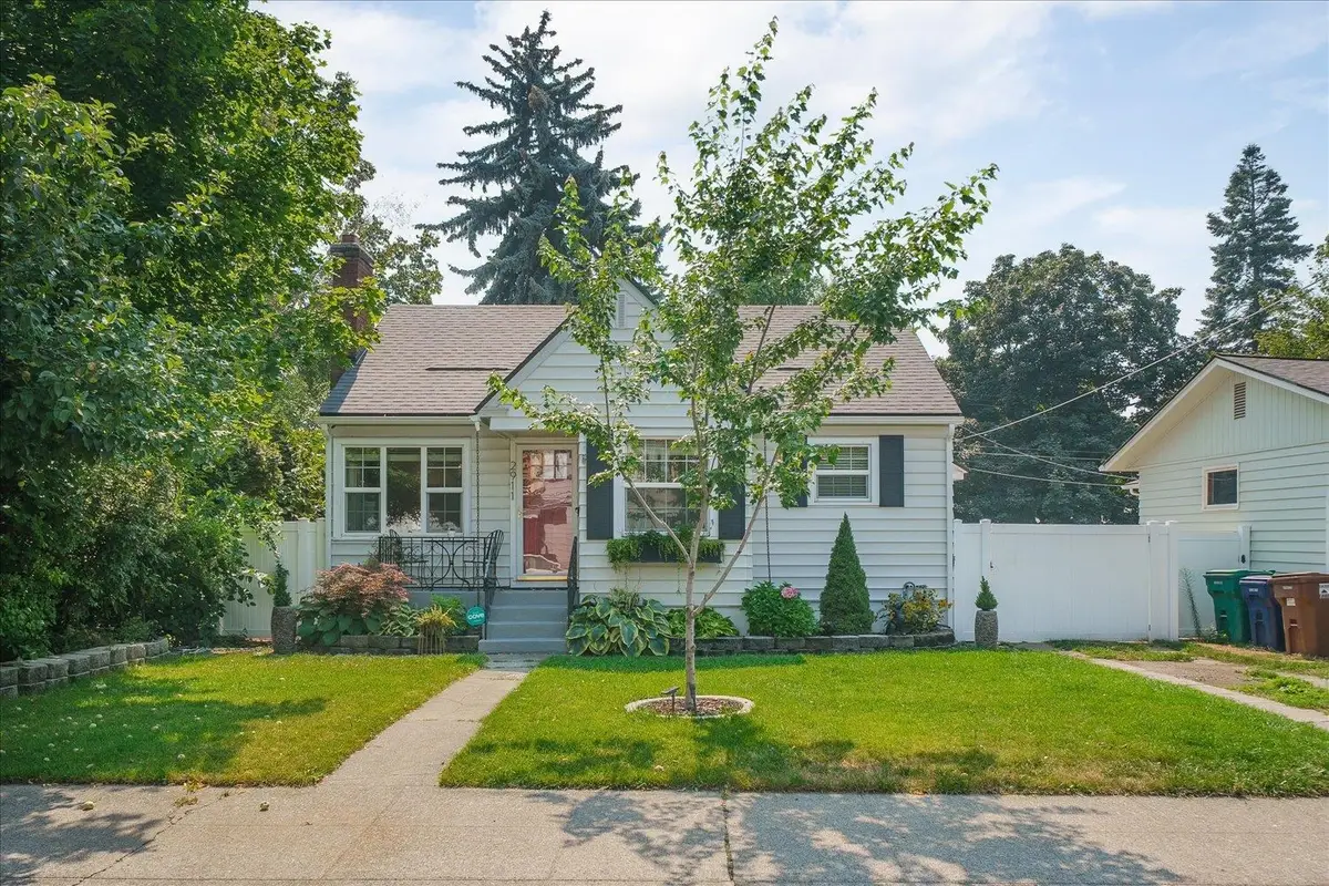 2911 W Dalton Ave, Spokane, WA 99205 - #1