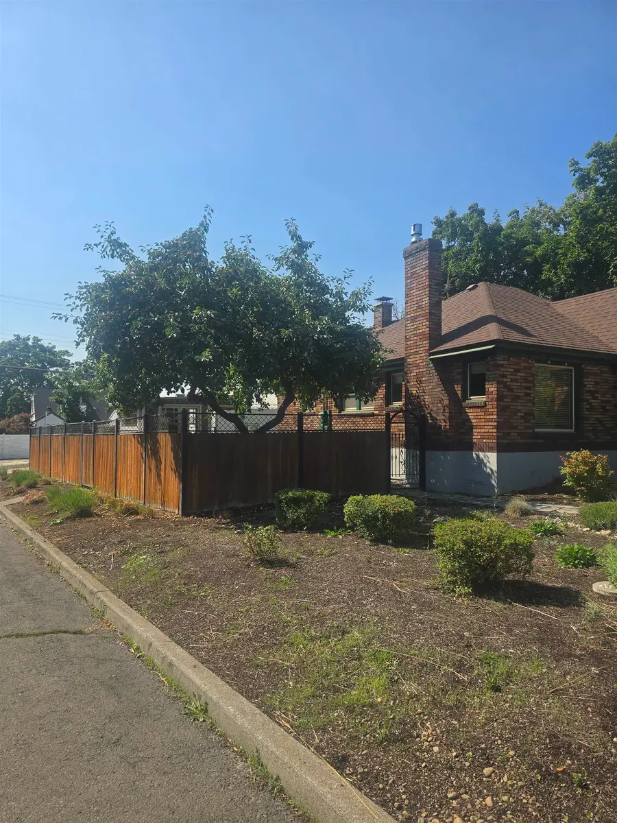 3003 W Fairview Ave, Spokane, WA 99205 - #2