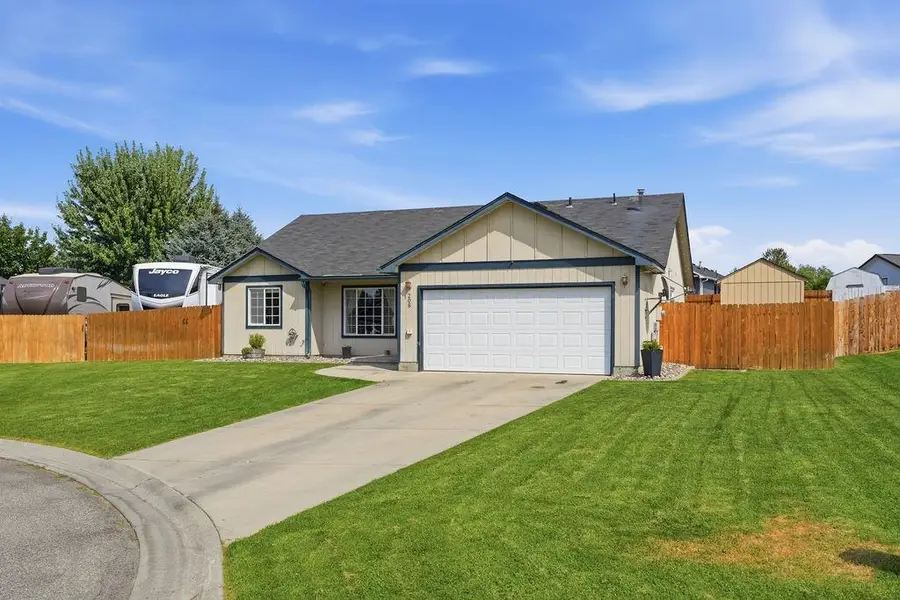 208 N Armstrong Ct, Deer Park, WA 99006 - #2
