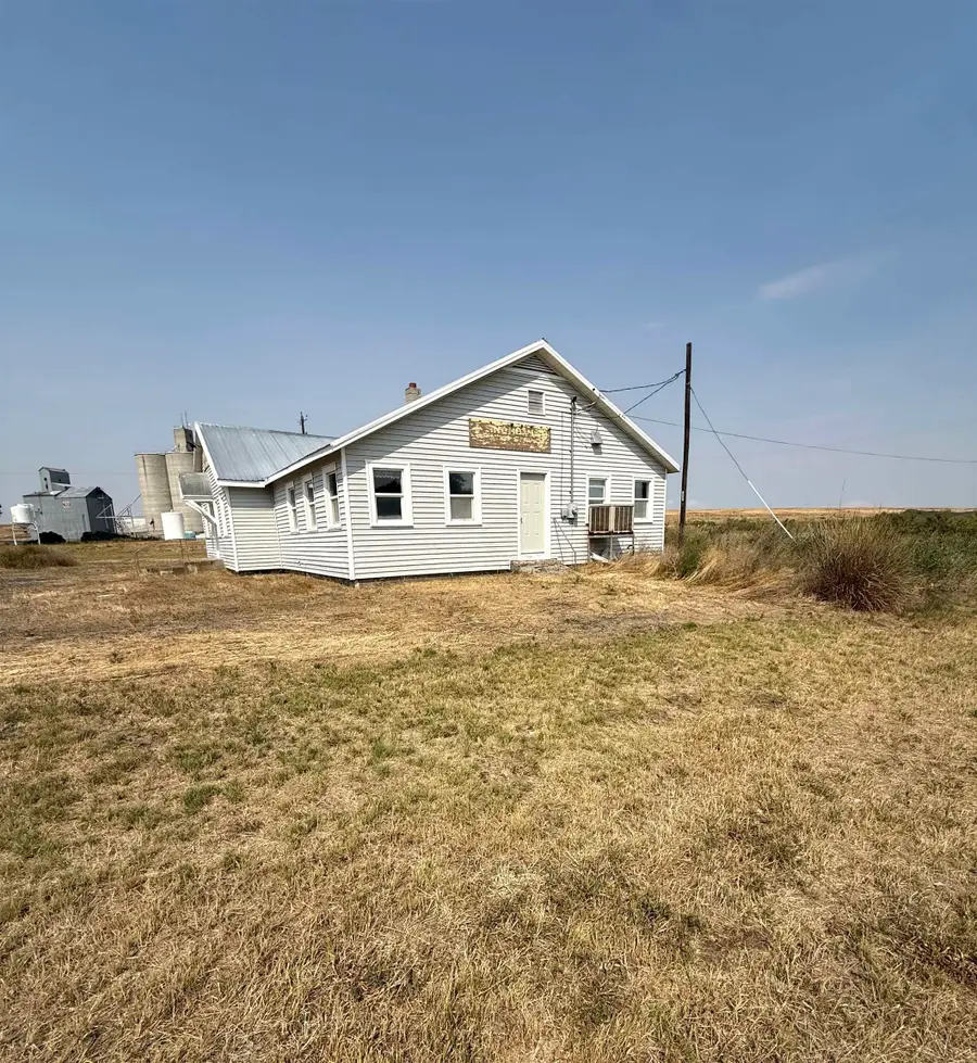 15 S 1st St, Almira, WA 99103 - #2