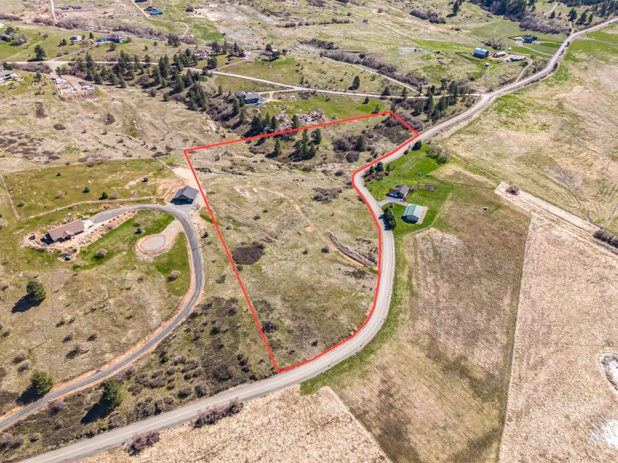 3811 S Henry Rd, Greenacres, WA 99016 - #3