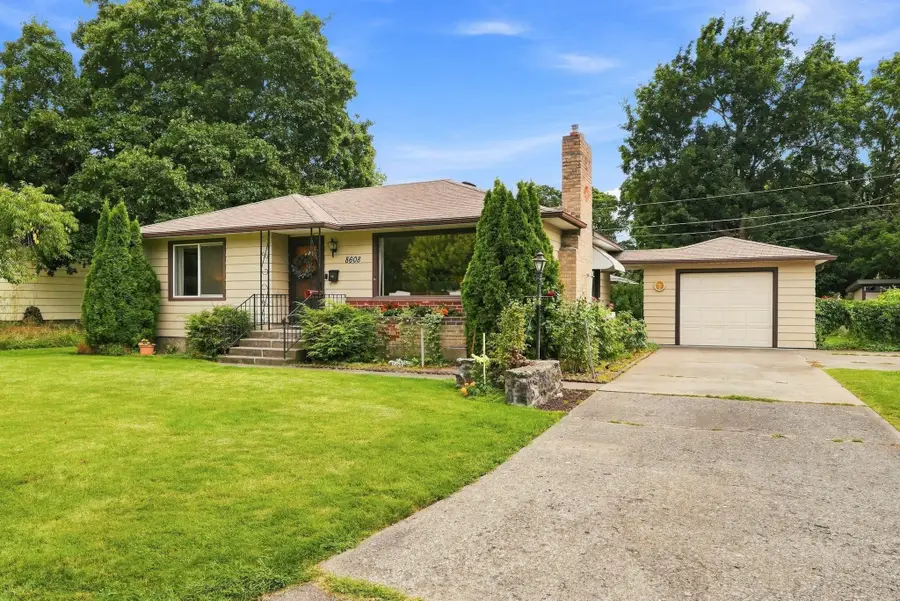 8608 E Bridgeport Ave, Millwood, WA 99212 - #2