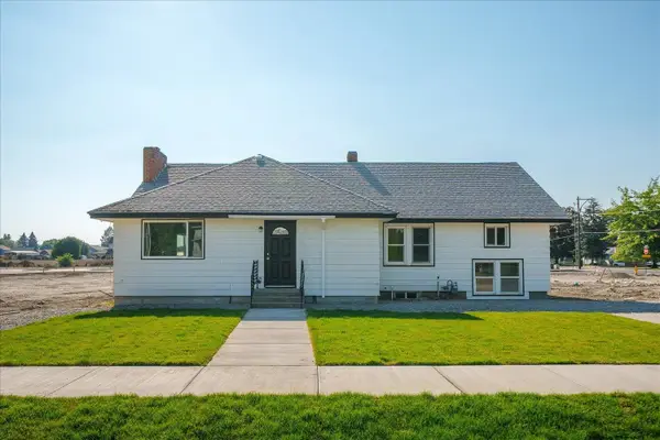 525 N Long Rd, Greenacres, WA 99016