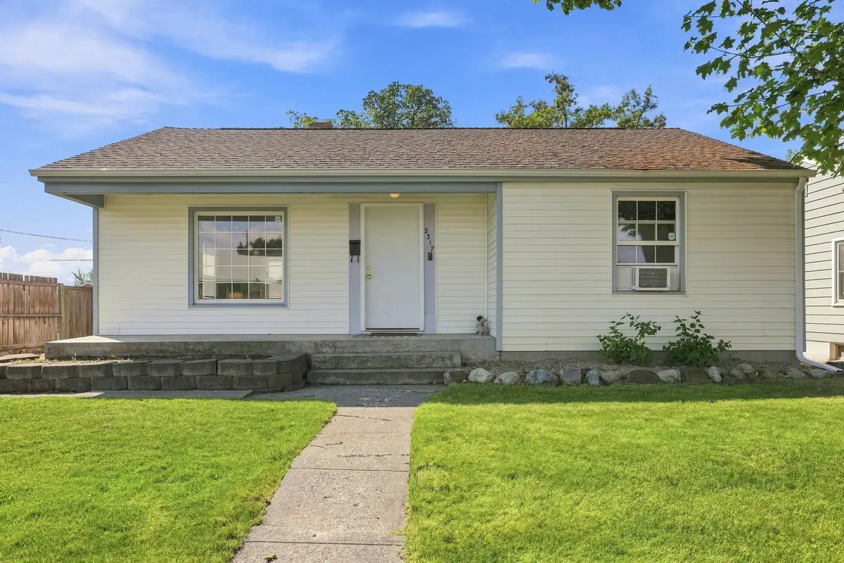 2317 W Sanson Ave, Spokane, WA 99205 - #1