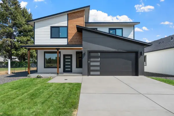 504 N Moen Ln, Greenacres, WA 99016