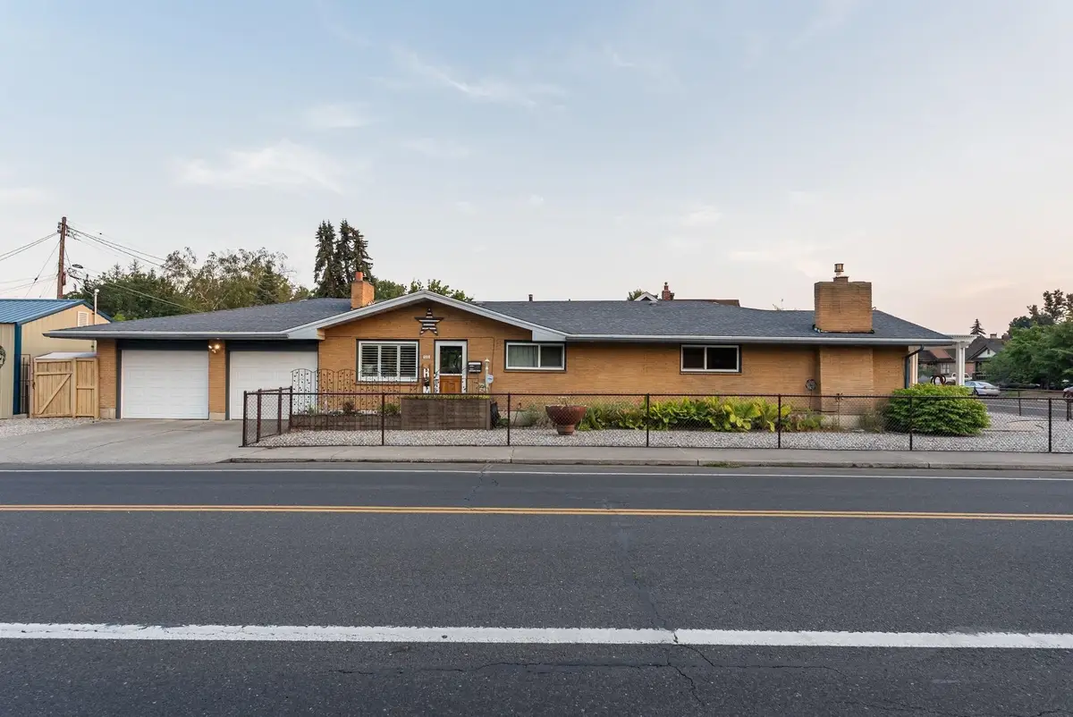 531 W Buckeye Ave, Spokane, WA 99205 - #1