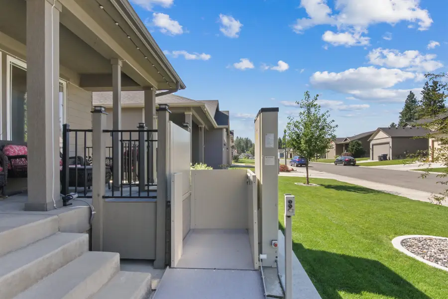 3209 S Dearborn Ln, Spokane, WA 99223 - #3