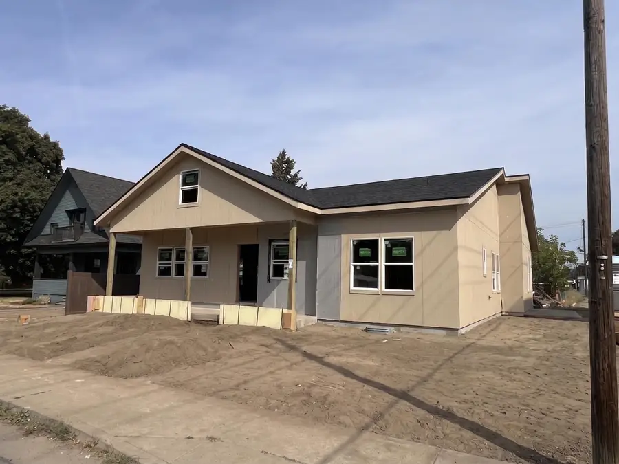 818 W Nebraska Ave, Spokane, WA 99205 - #3