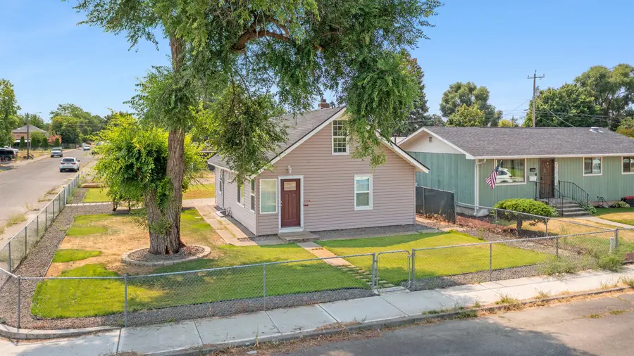 1742 E Sanson Ave, Spokane, WA 99207 - #2
