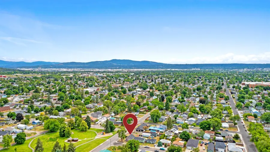1742 E Sanson Ave, Spokane, WA 99207 - #3