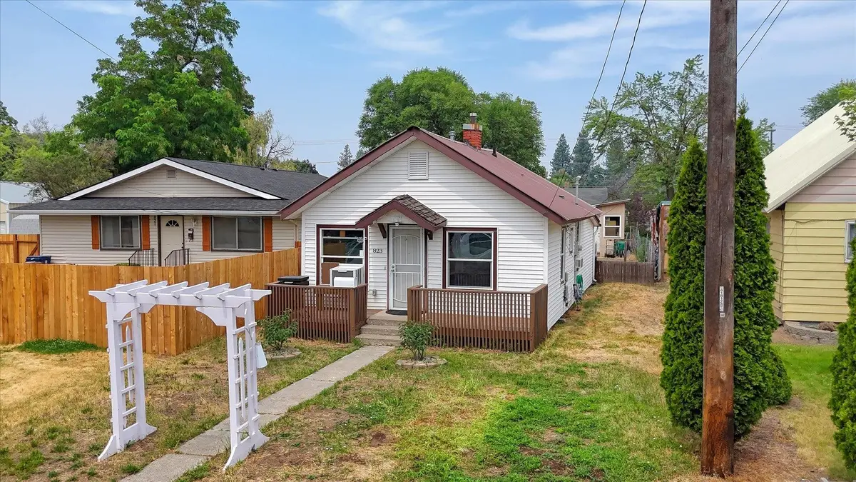 823 E North Ave, Spokane, WA 99207 - #1