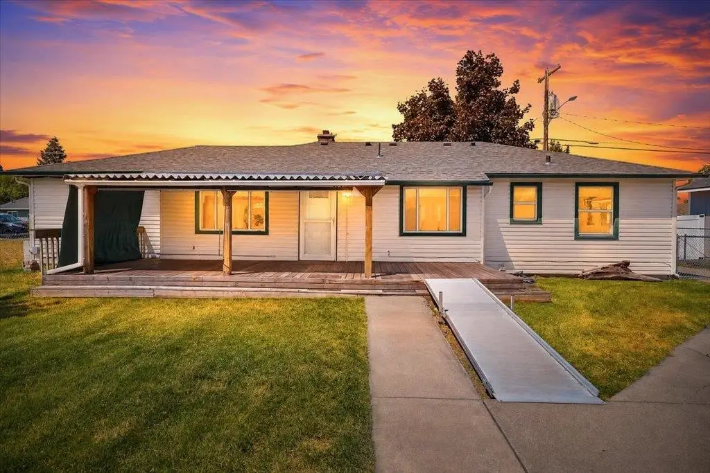 9522 E Valleyway Ave, Spokane Valley, WA 99206 - #1